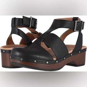 Vionic Faye black leather ankle strap platform clogs